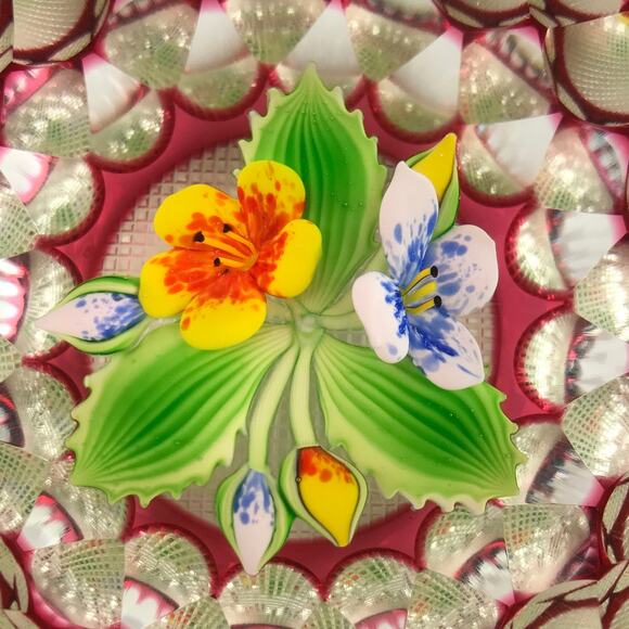 Perthshire 1994G Overlay Bouquet Lampwork Flower Geometric Faceting Paperweight - Picture 6 of 16